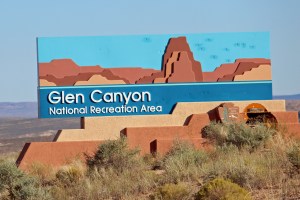 The sign colors match what you see.