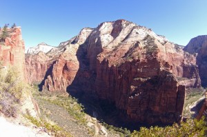 The view from 1,500 ft. down to Horseshoe Bend in the canyon.
